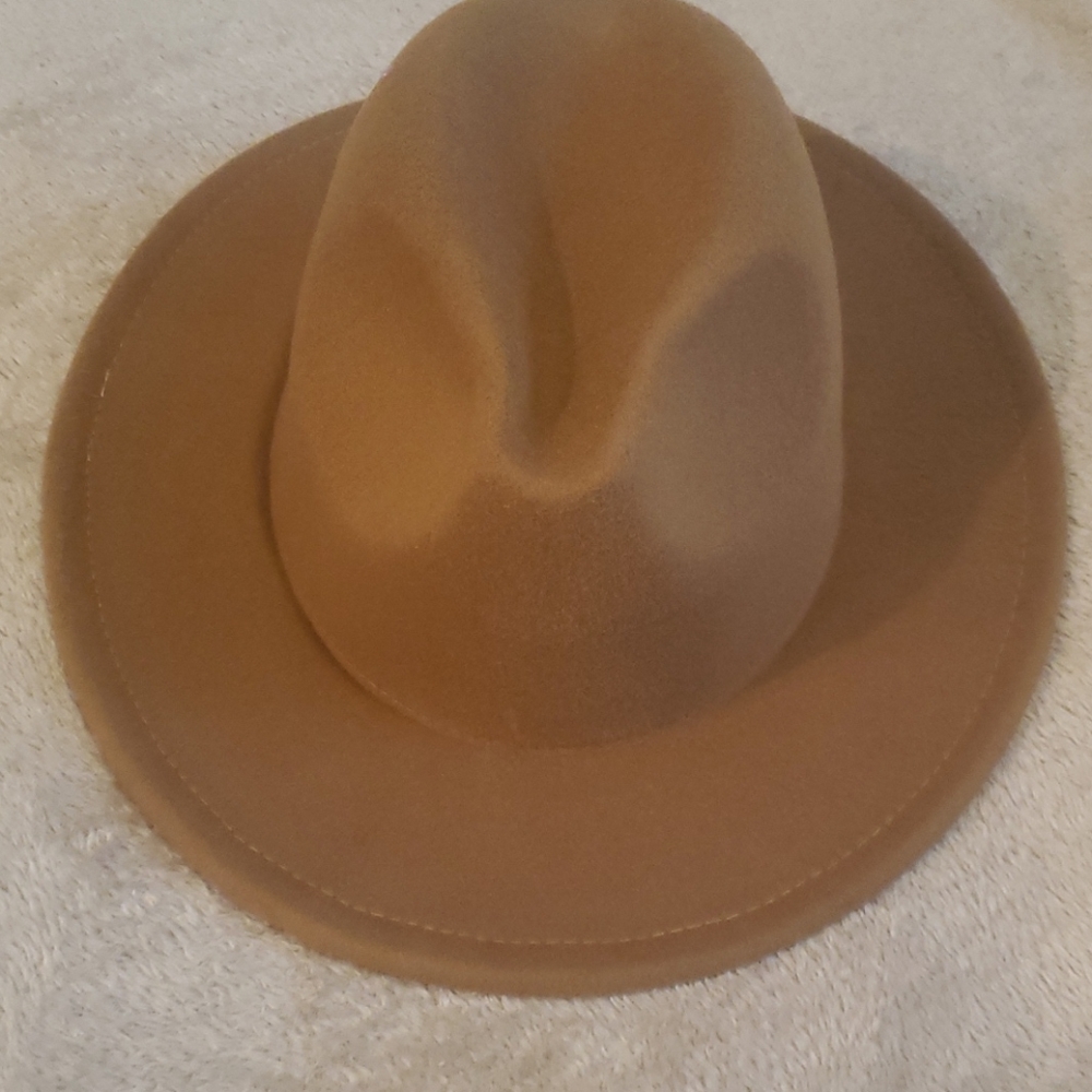 New tan wide brim fedora with red lining